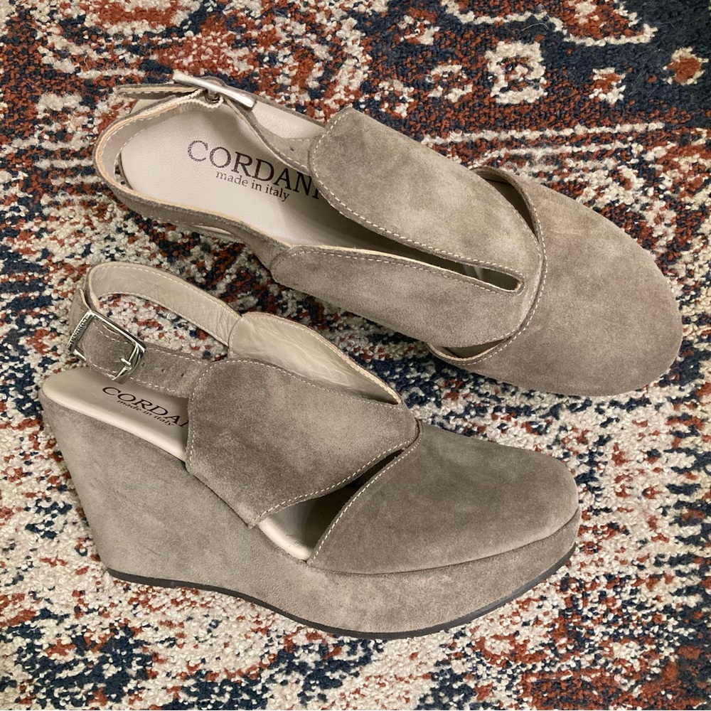 Cordani made in Italy "Ralphie" suede wedges - beautiful!